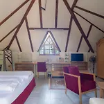 Schloss-castel Pienzenau - Guestrooms & - B&b-hotel & Restaurant 招待所 梅拉诺