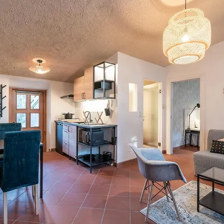 Гостьовий будинок Schloss-castel Pienzenau - Guestrooms & - B&b-hotel & Restaurant Мерано