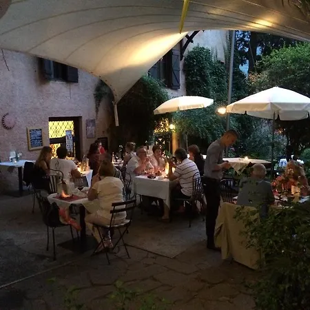 招待所 Schloss-castel Pienzenau - Guestrooms & - B&b-hotel & Restaurant 梅拉诺