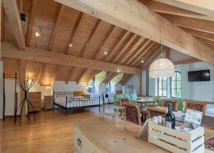 ゲストハウス Schloss-castel Pienzenau - Guestrooms & - B&b-hotel & Restaurant 4*