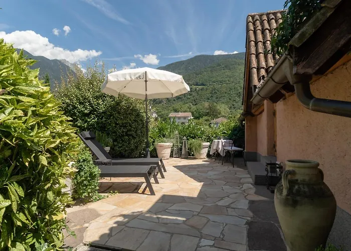 Schloss-castel Pienzenau - Guestrooms&apartments - B&b-hotel&restaurant Gasthof Meran