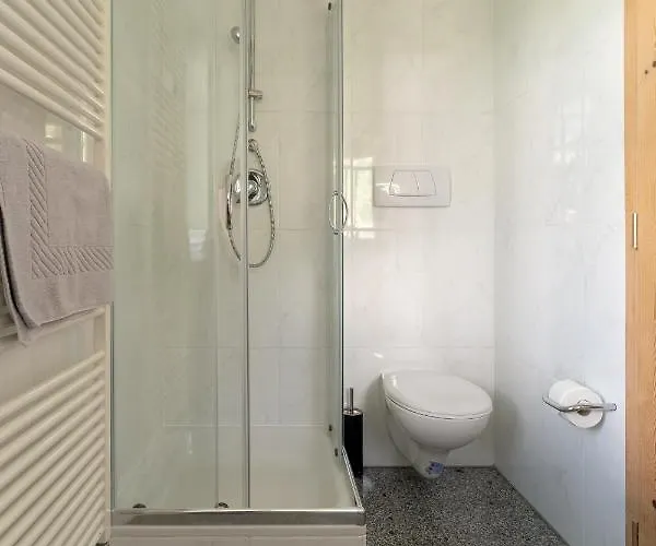 Schloss-castel Pienzenau - Guestrooms & - B&b-hotel & Restaurant メラーノ