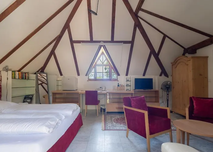 Schloss-castel Pienzenau - Guestrooms&apartments - B&b-hotel&restaurant Gasthof Meran