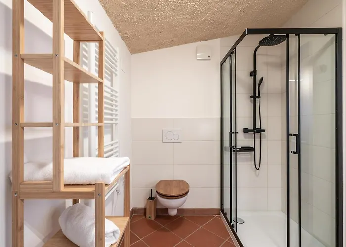 Schloss-castel Pienzenau - Guestrooms&apartments - B&b-hotel&restaurant Gasthof Meran