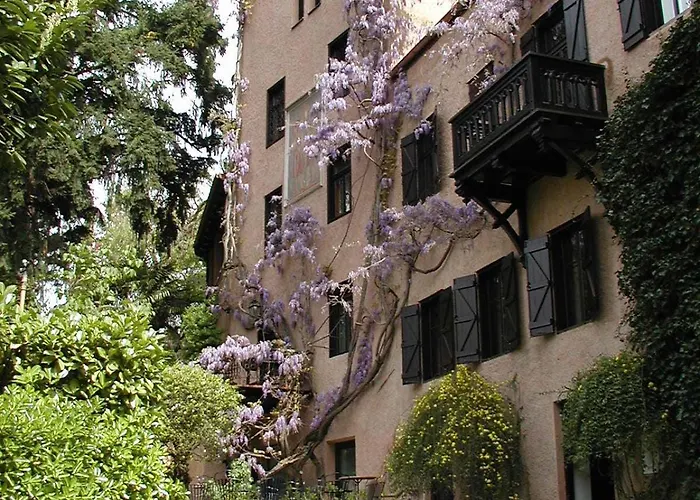 ゲストハウス Schloss-castel Pienzenau - Guestrooms & - B&b-hotel & Restaurant メラーノ