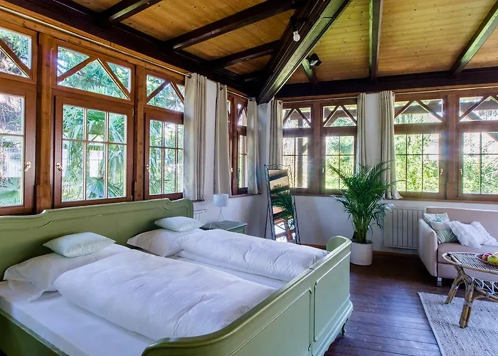 ゲストハウス Schloss-castel Pienzenau - Guestrooms & - B&b-hotel & Restaurant