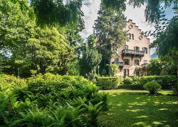 Schloss-castel Pienzenau - Guestrooms & - B&b-hotel & Restaurant メラーノ